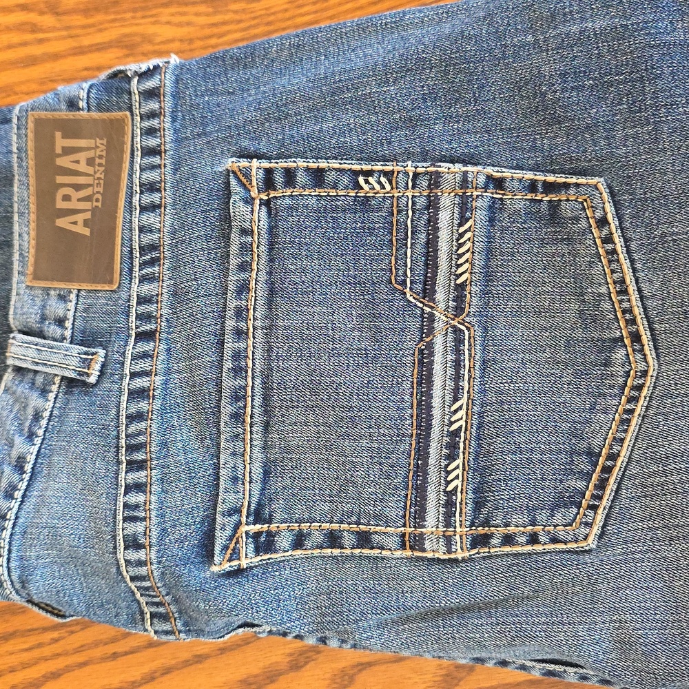Ariat Men's Straight Leg Jeans - Classic Denim